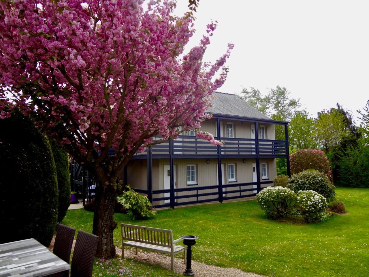 Hotel Nuit Et Jour - La Maison De Lucile Cancale Exterior foto